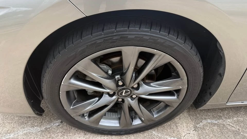 2019 Lexus ES 7th Gen - Image 9 of 20