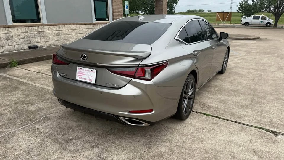 2019 Lexus ES 7th Gen - Image 3 of 20