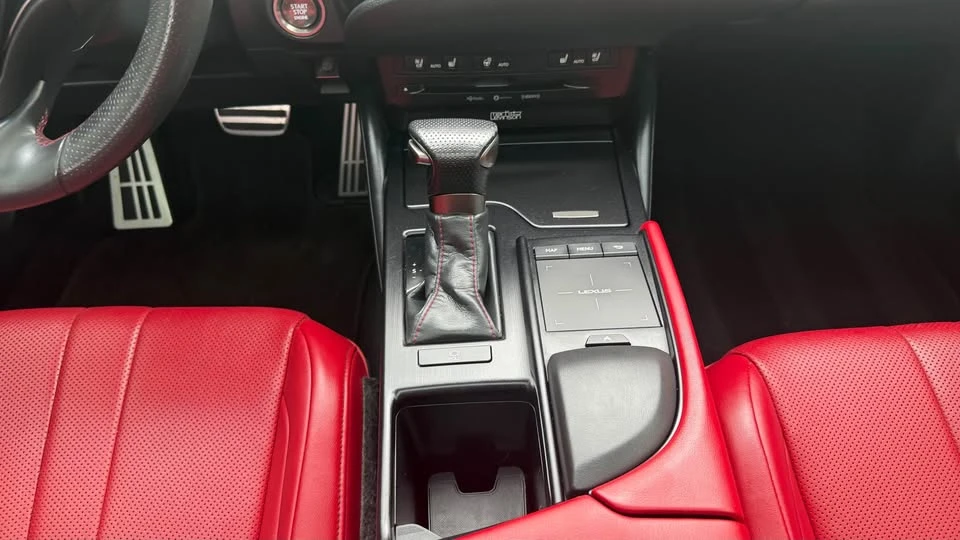 2019 Lexus ES 7th Gen - Image 17 of 20