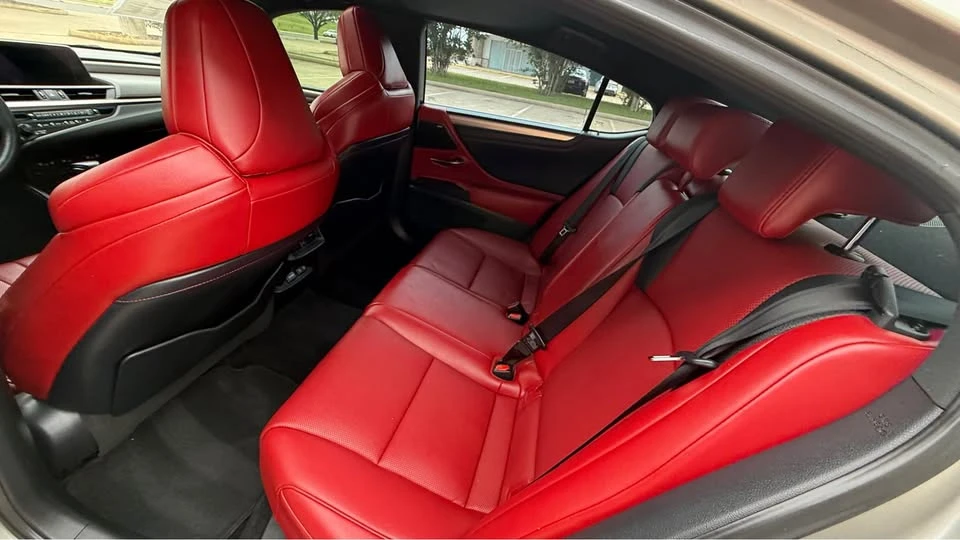 2019 Lexus ES 7th Gen - Image 13 of 20