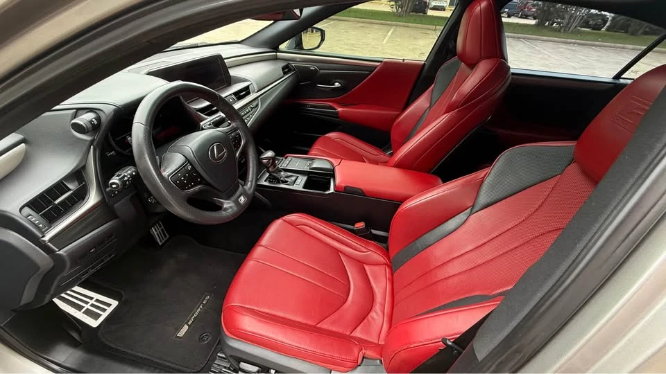 2019 Lexus ES 7th Gen - Image 12 of 20
