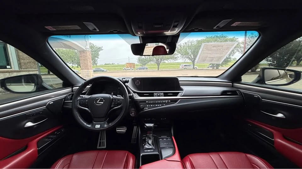 2019 Lexus ES 7th Gen - Image 14 of 20