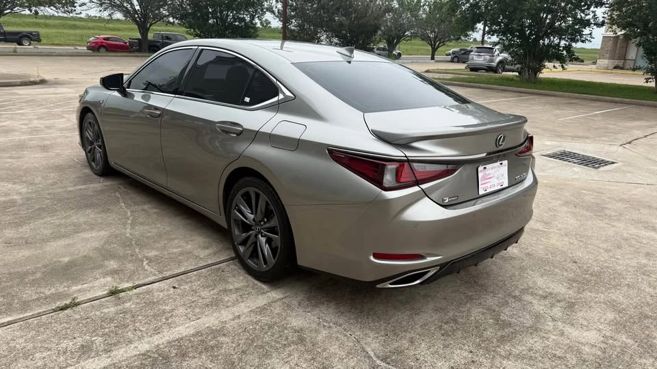 2019 Lexus ES 7th Gen - Image 5 of 20