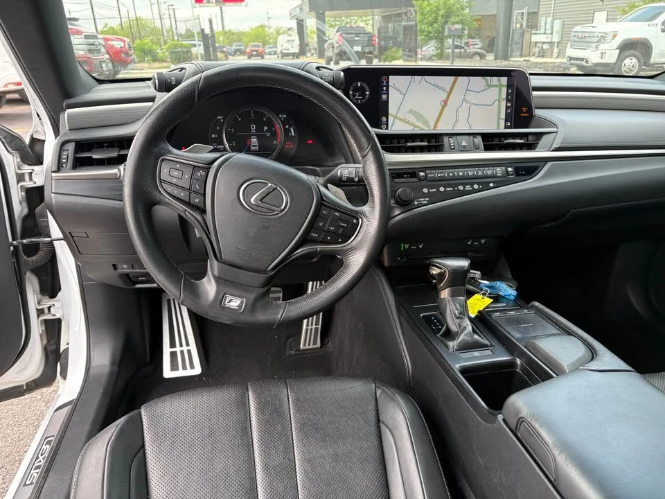 2019 Lexus ES 7th Gen - Image 8 of 10