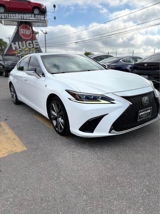 2019 Lexus ES 7th Gen - Image 6 of 10