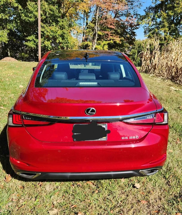2019 Lexus ES 7th Gen - Image 6 of 10