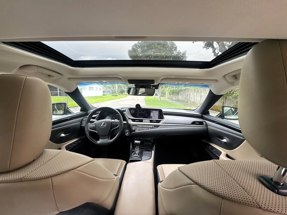 2019 Lexus ES 7th Gen - Image 7 of 12