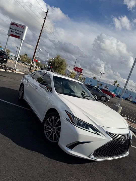 2019 Lexus ES 7th Gen - Image 3 of 8