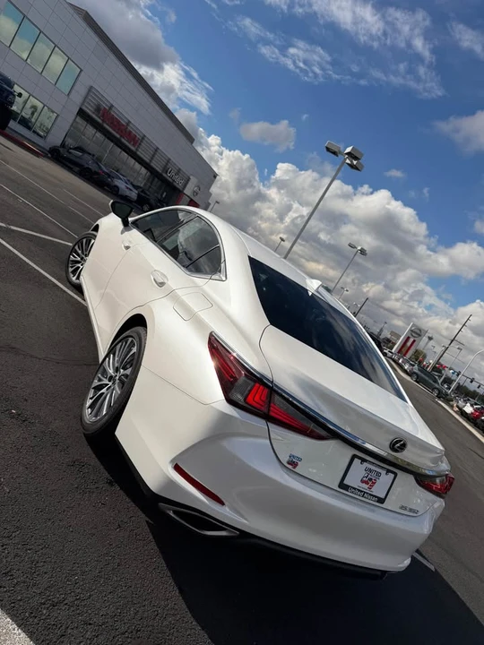 2019 Lexus ES 7th Gen - Image 6 of 8