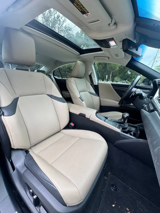 2019 Lexus ES 7th Gen - Image 4 of 12