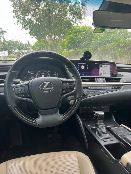 2019 Lexus ES 7th Gen - Image 9 of 9