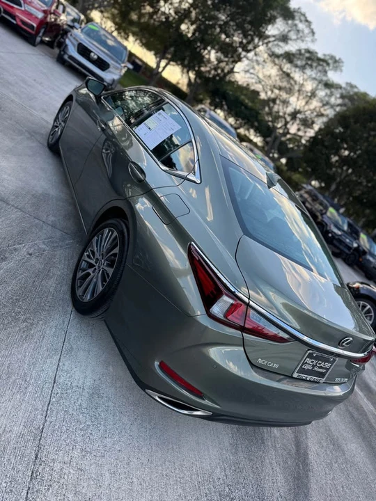2019 Lexus ES 7th Gen - Image 6 of 6