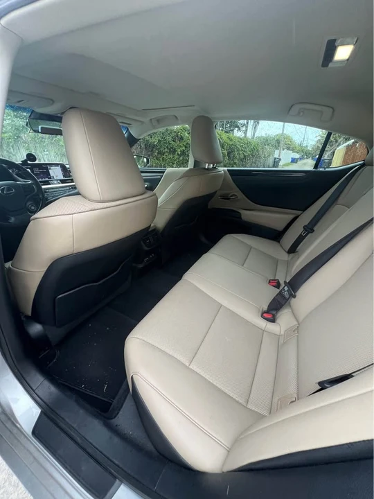 2019 Lexus ES 7th Gen - Image 6 of 9