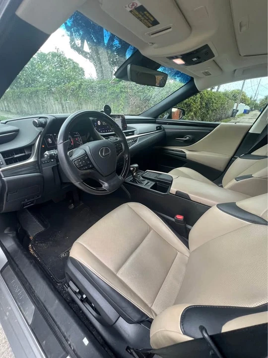 2019 Lexus ES 7th Gen - Image 7 of 9
