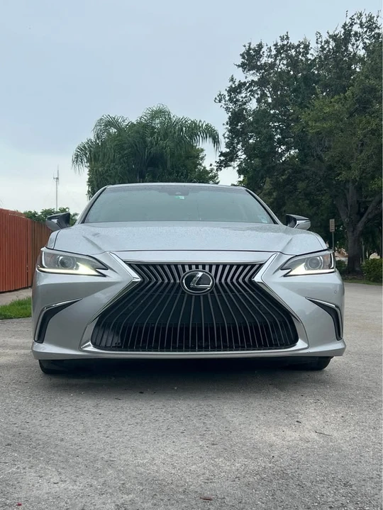 2019 Lexus ES 7th Gen - Image 3 of 9