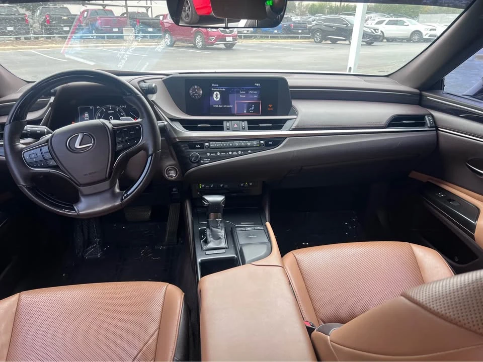 2019 Lexus ES 7th Gen - Image 11 of 11