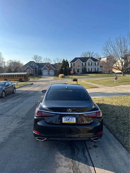 2019 Lexus ES 7th Gen - Image 3 of 13