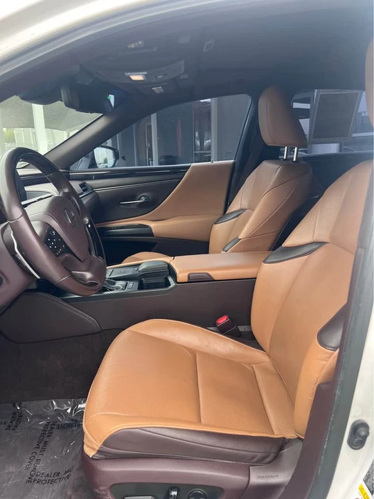 2019 Lexus ES 7th Gen - Image 7 of 11