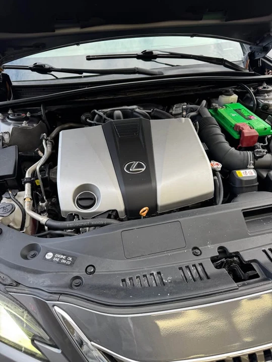 2019 Lexus ES 7th Gen - Image 18 of 18