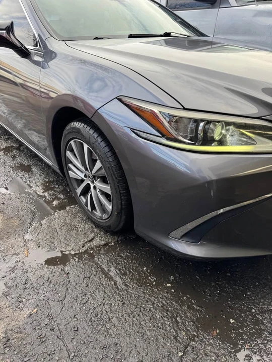 2019 Lexus ES 7th Gen - Image 5 of 18