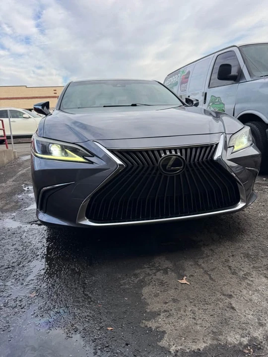 2019 Lexus ES 7th Gen - Image 3 of 18