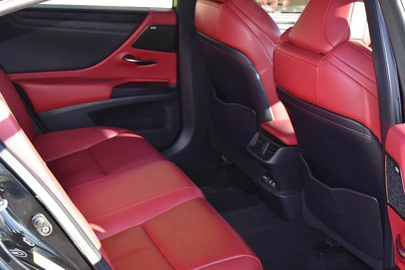 2019 Lexus ES 7th Gen - Image 6 of 12