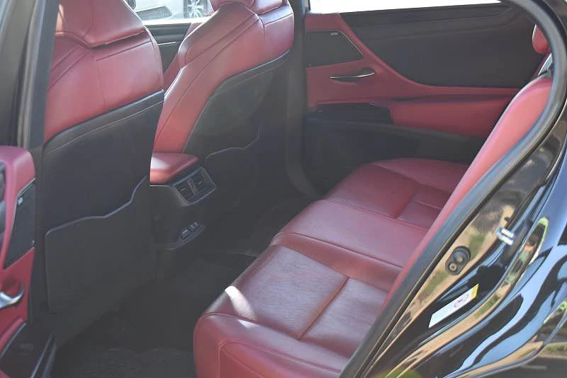 2019 Lexus ES 7th Gen - Image 5 of 12