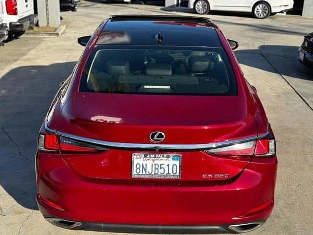 2019 Lexus ES 7th Gen - Image 16 of 19
