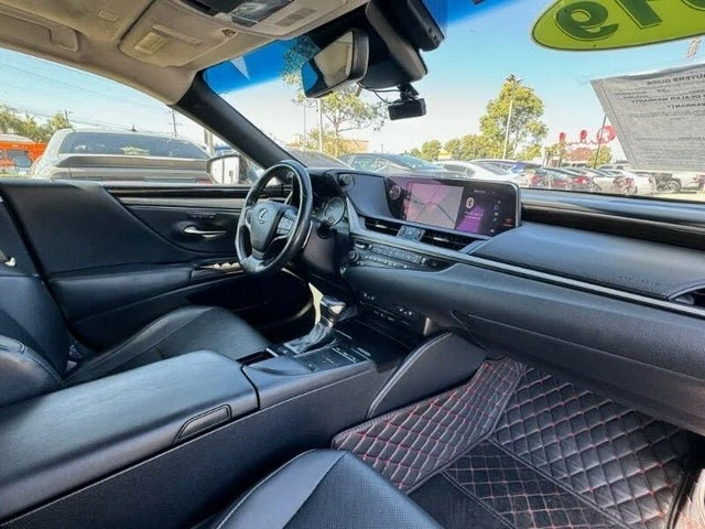 2019 Lexus ES 7th Gen - Image 19 of 19