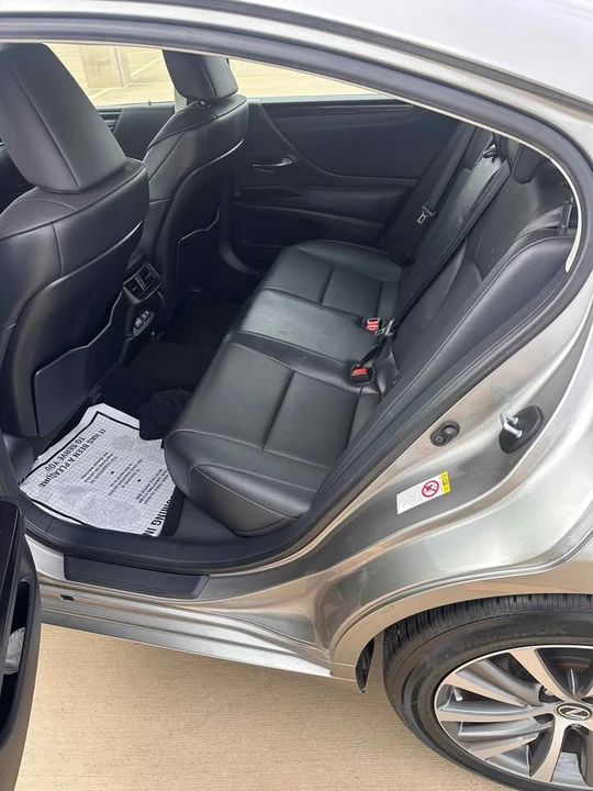 2019 Lexus ES 7th Gen - Image 4 of 10