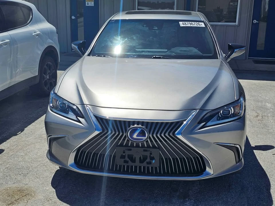 2019 Lexus ES 7th Gen - Image 7 of 10