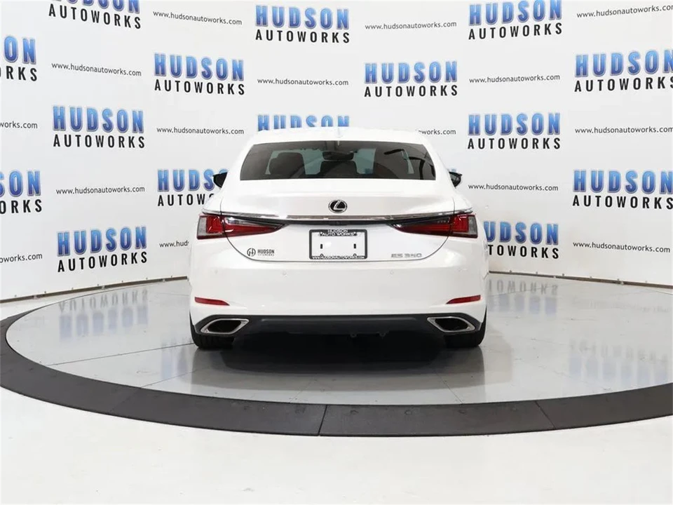 2019 Lexus ES 7th Gen - Image 5 of 31