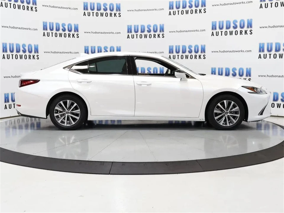2019 Lexus ES 7th Gen - Image 7 of 31
