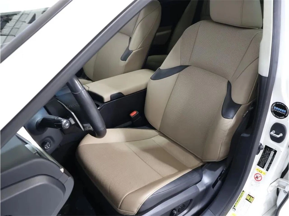 2019 Lexus ES 7th Gen - Image 16 of 31