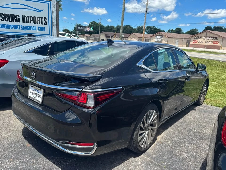 2019 Lexus ES 7th Gen - Image 6 of 9