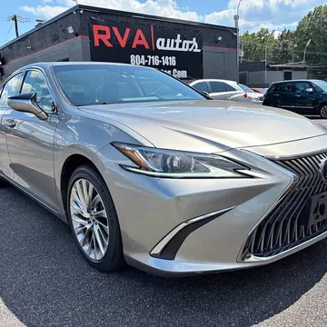 2019 Lexus ES 300h Luxury Sedan 4D
