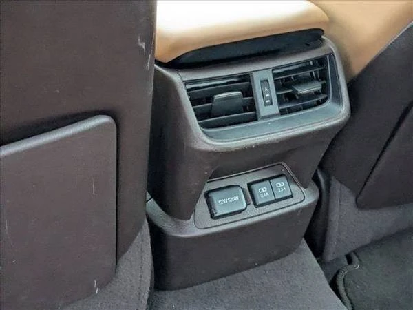 2019 Lexus ES 7th Gen - Image 18 of 21