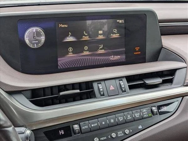 2019 Lexus ES 7th Gen - Image 13 of 21