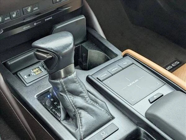 2019 Lexus ES 7th Gen - Image 11 of 21