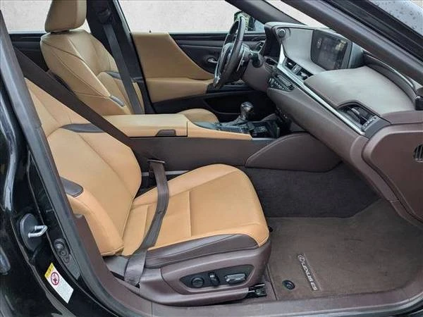 2019 Lexus ES 7th Gen - Image 21 of 21