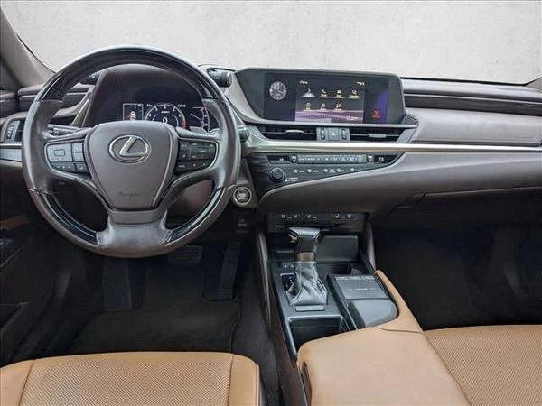 2019 Lexus ES 7th Gen - Image 17 of 21