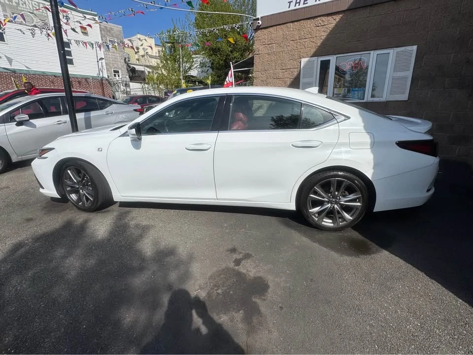 2019 Lexus ES 7th Gen - Image 7 of 15