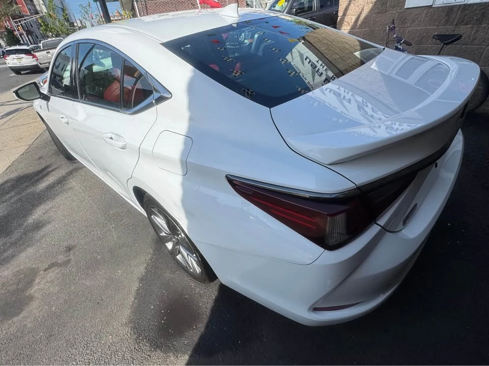 2019 Lexus ES 7th Gen - Image 6 of 15