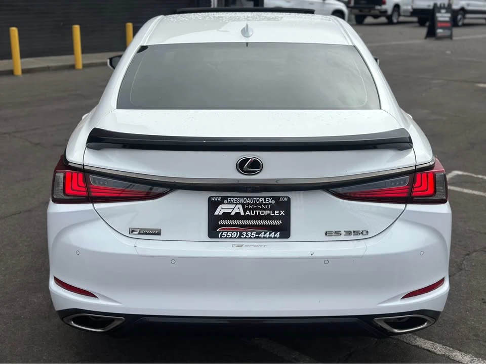 2019 Lexus ES 7th Gen - Image 5 of 10