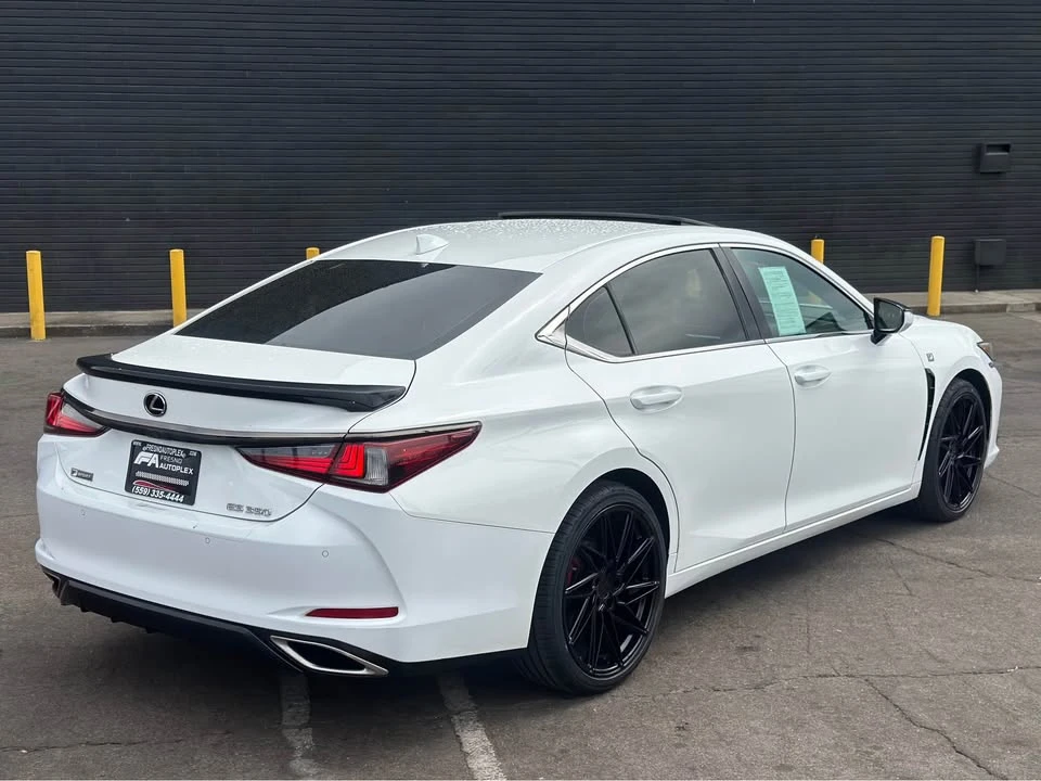 2019 Lexus ES 7th Gen - Image 4 of 10