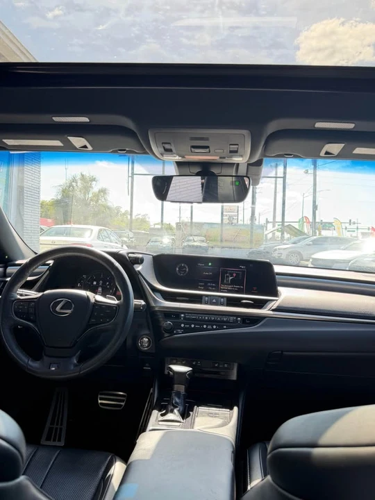 2019 Lexus ES 7th Gen - Image 13 of 13