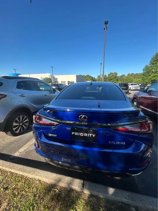 2019 Lexus ES 7th Gen - Image 4 of 4