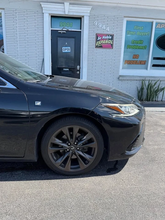2019 Lexus ES 7th Gen - Image 7 of 13