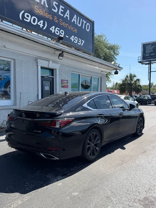 2019 Lexus ES 7th Gen - Image 4 of 13