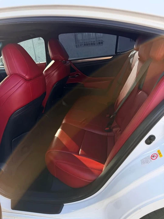 2019 Lexus ES 7th Gen - Image 9 of 12